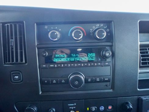 Used 2022 Chevrolet Express 3500 w/ Power Convenience Package RWD image 20