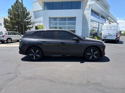 Used 2023 BMW iX xDrive50 w/ Sport Package AWD/4WD image 6