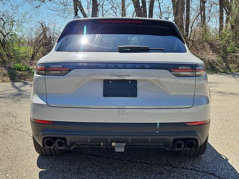 Certified 2022 Porsche Cayenne Platinum Edition AWD/4WD image 4