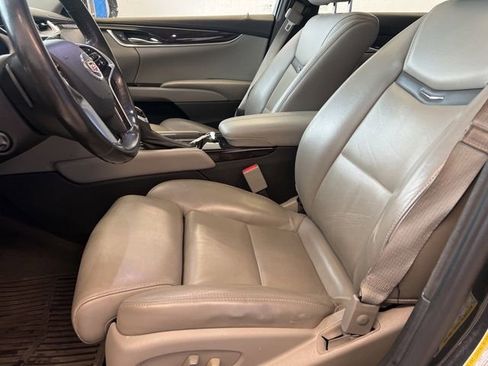 Used 2013 Cadillac XTS Luxury FWD image 21