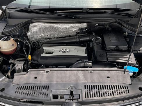 Used 2016 Volkswagen Tiguan SE FWD image 32