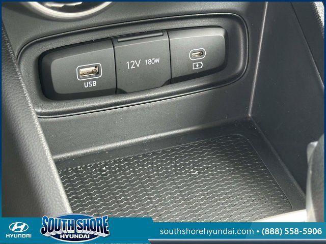 Certified 2025 Hyundai Venue SE FWD image 30