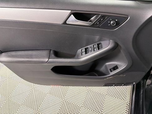 Used 2015 Volkswagen Jetta SE w/ Driver Assistance Package image 10