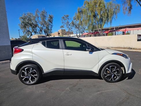 Used 2019 Toyota C-HR XLE image 2