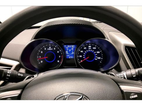 Used 2016 Hyundai Veloster image 21