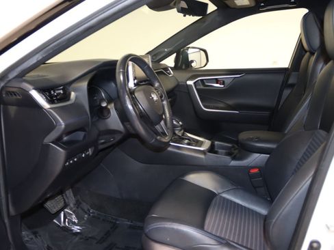 Used 2020 Toyota RAV4 XSE image 32