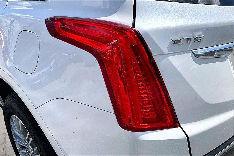 Used 2018 Cadillac XT5 Luxury w/ Driver Awareness Package FWD image 25