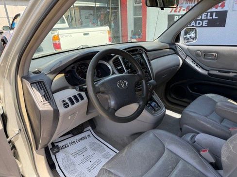 Used 2001 Toyota Highlander Limited image 10