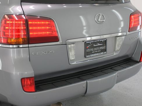 Used 2009 Lexus LX 570 4WD image 24
