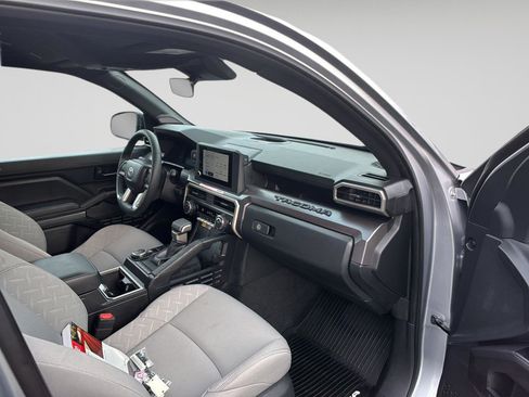 Used 2025 Toyota Tacoma SR5 image 34