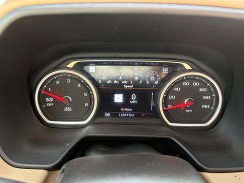 Used 2021 Chevrolet Suburban Premier image 20