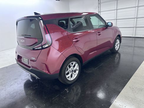 Used 2024 Kia Soul LX w/ Option Group 015 FWD image 15