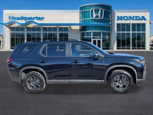 New 2026 Honda Pilot TrailSport image 2