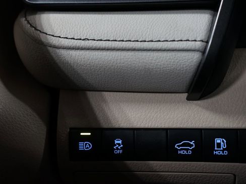 Certified 2022 Toyota Camry LE image 22