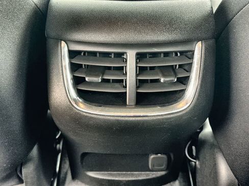 Used 2024 Chevrolet Malibu LT image 22