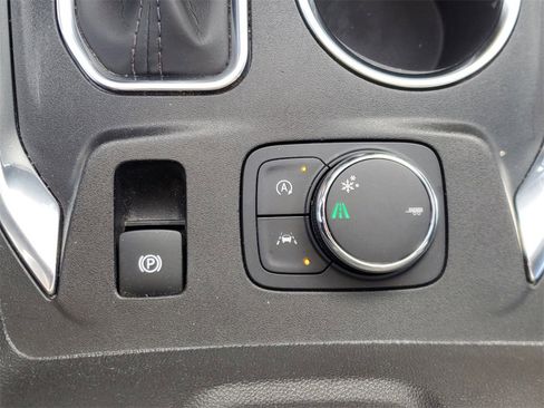 Used 2023 Chevrolet Traverse Premier w/ Redline Edition image 32