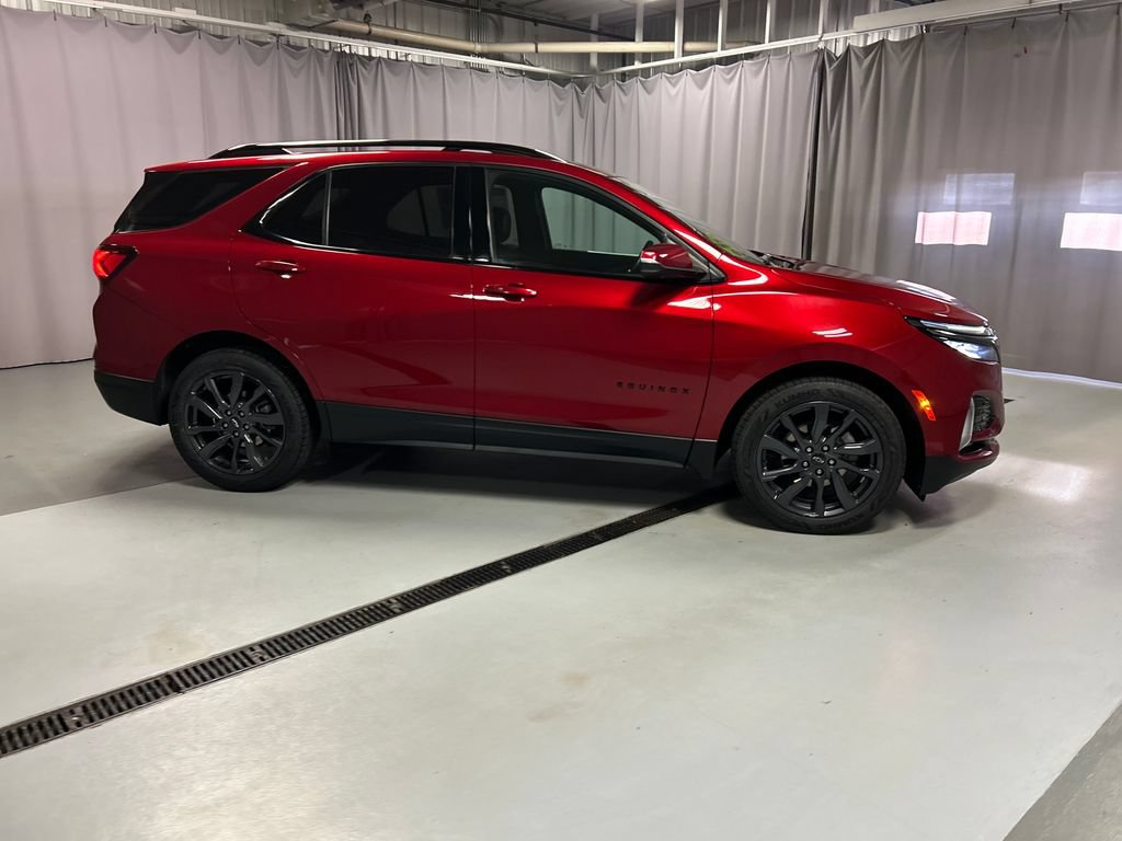 Used 2022 Chevrolet Equinox RS w/ RS Leather Package FWD image 8
