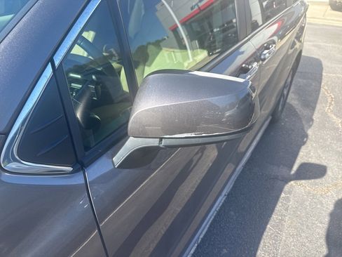 Used 2021 Toyota Sienna XLE image 4