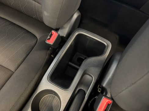 Used 2021 Hyundai Venue SE FWD image 19