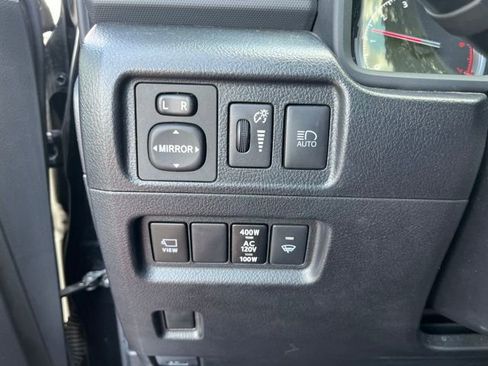 Used 2022 Toyota 4Runner Limited AWD/4WD image 17