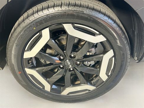 Certified 2024 Kia Telluride S image 32