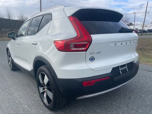 Used 2021 Volvo XC40 T5 Momentum AWD/4WD image 5