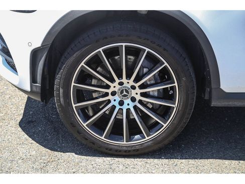 Used 2023 Mercedes-Benz GLC 300 4MATIC Coupe image 9