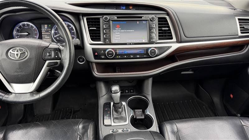Used 2015 Toyota Highlander Limited Platinum AWD/4WD image 23