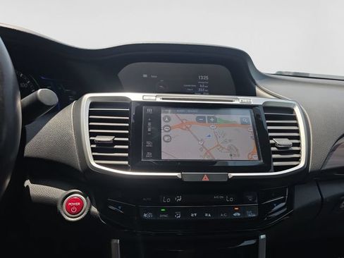 Used 2017 Honda Accord Touring image 15