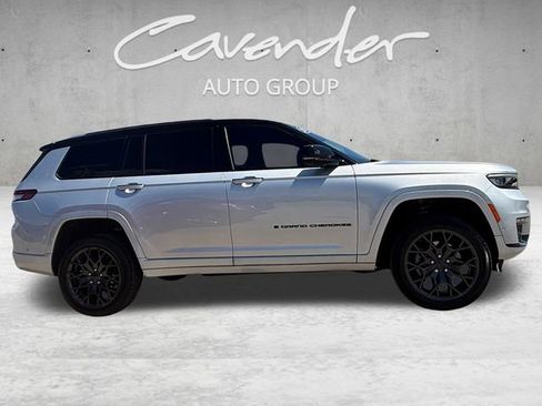Used 2023 Jeep Grand Cherokee L Summit AWD/4WD image 17