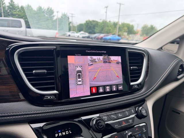 Used 2022 Chrysler Pacifica Limited w/ Uconnect Theater Family Group AWD/4WD image 36