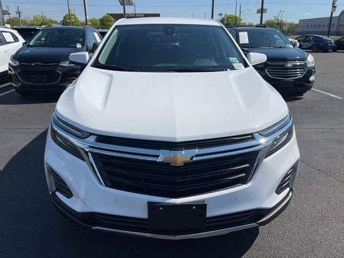 Used 2023 Chevrolet Equinox LT image 2