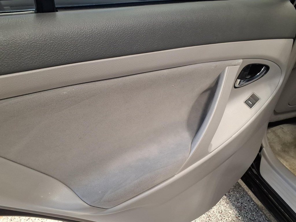 Used 2011 Toyota Camry LE w/ LE Extra-Value Pkg FWD image 19