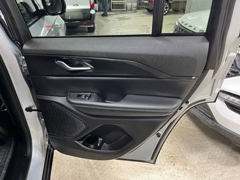 Used 2023 Jeep Grand Cherokee Altitude image 25