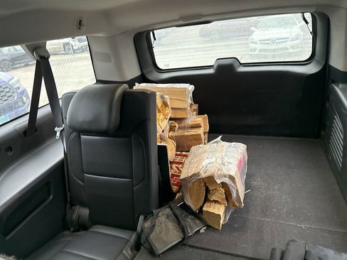 Used 2017 Chevrolet Suburban LT image 11