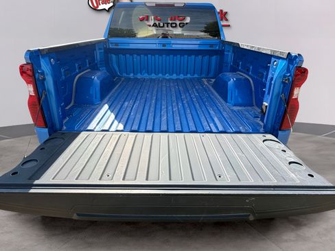 Used 2025 Chevrolet Silverado 1500 LT AWD/4WD image 10