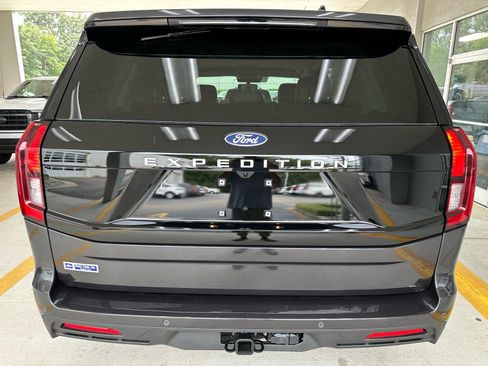 Used 2027 Ford Expedition Active AWD/4WD image 9