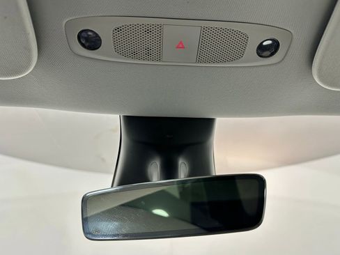 Used 2022 Tesla Model Y Long Range image 40