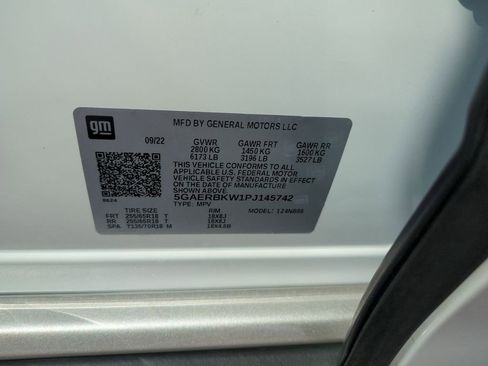 Used 2023 Buick Enclave Essence image 32