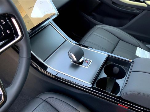 New 2026 Land Rover Range Rover Evoque S image 10