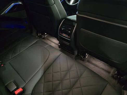 Used 2025 BMW X6 xDrive40i image 11