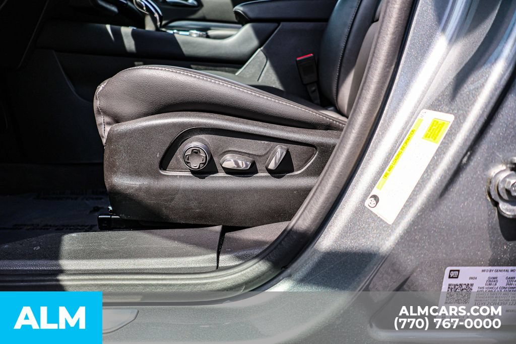 Used 2025 Cadillac XT4 Premium Luxury FWD image 24