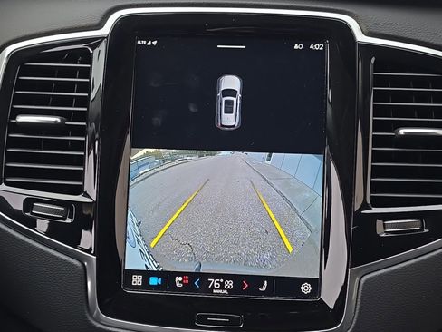 Certified 2023 Volvo XC90 B6 Ultimate w/ Lounge Package image 17