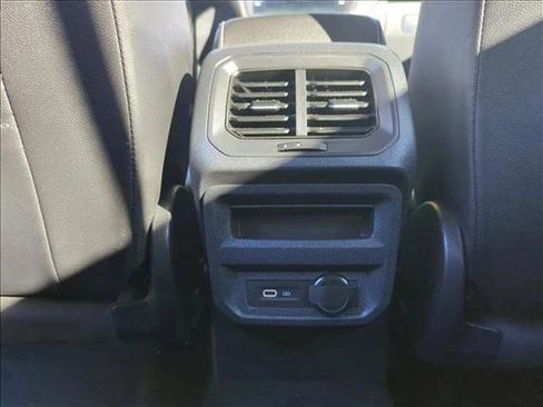 Used 2022 Volkswagen Tiguan SE AWD/4WD image 18