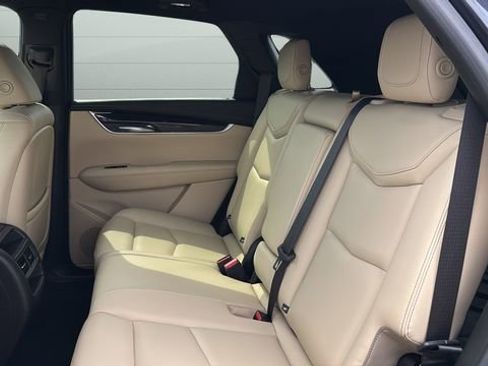 Used 2018 Cadillac XT5 FWD image 25