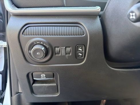 Used 2024 Jeep Wagoneer Series II w/ Flexible Seating Group RWD image 21
