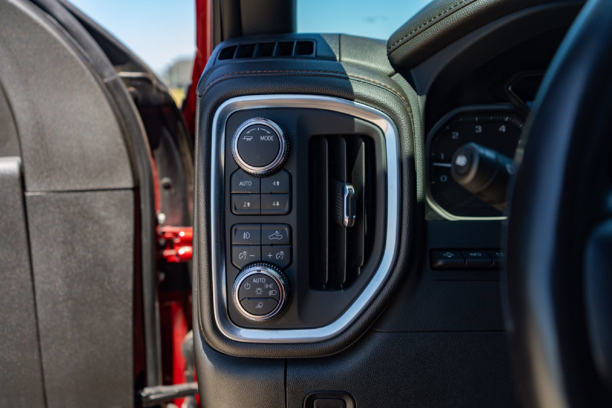 Used 2022 GMC Sierra 2500 AT4 w/ AT4 Premium Plus Package AWD/4WD image 19