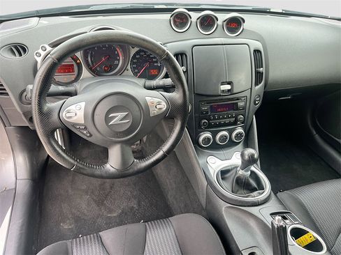 Used 2020 Nissan 370Z w/ Sport Package image 21