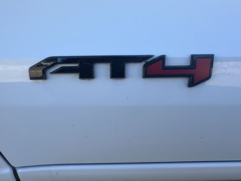 Used 2025 GMC Canyon AT4 w/ Nightfall Edition image 15