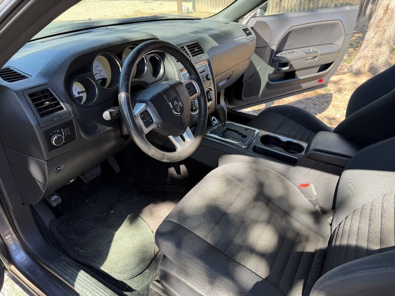 Used 2013 Dodge Challenger SXT RWD image 11